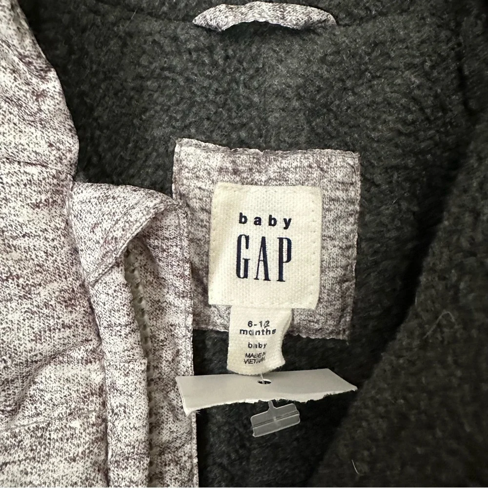 Gap Heathered Gray Down Snowsuit size 6-12 months